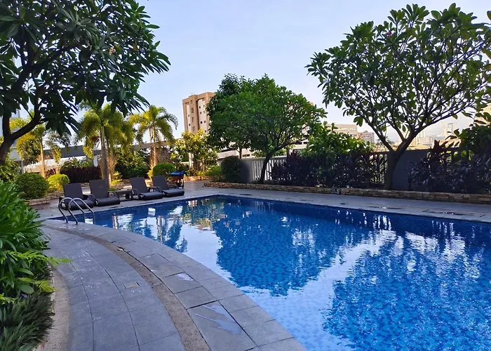 Unit With Balcony In Manhattan Heights Aparthotel *