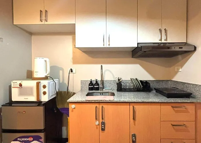 Unit With Balcony In Manhattan Heights Aparthotel *