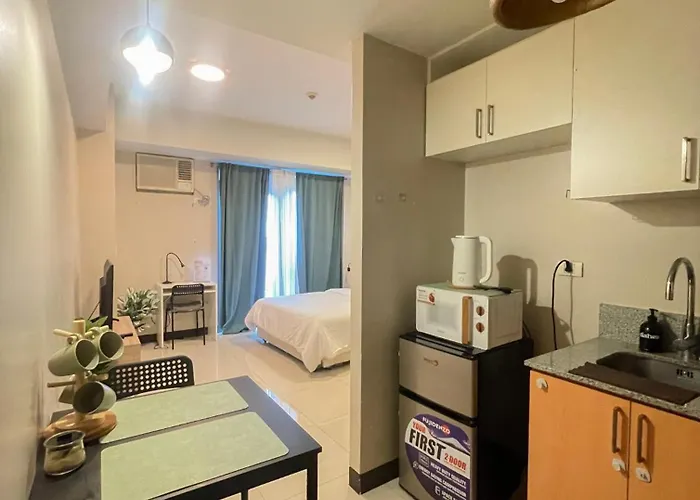 Unit With Balcony In Manhattan Heights Manila
